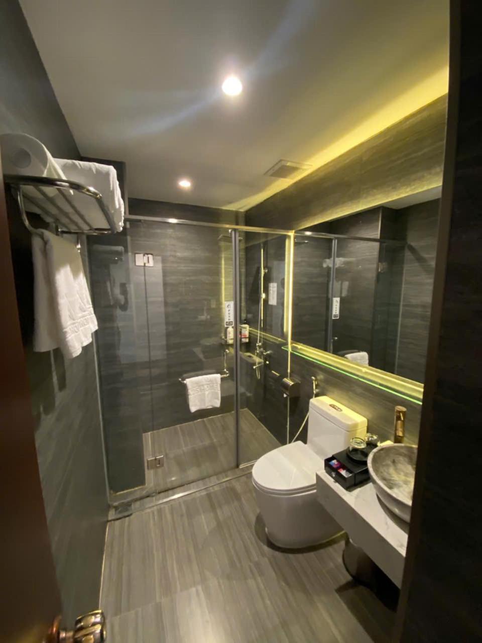 A25 Hotel - 14 Ho Huan Nghiep Bandar Ho Chi Minh Luaran gambar
